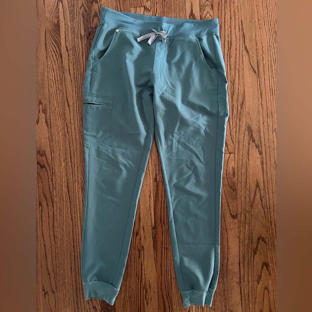 FIGS Women’s LIMITED EDITION (Hydro Green) Zamora Jogger Scrub Pants